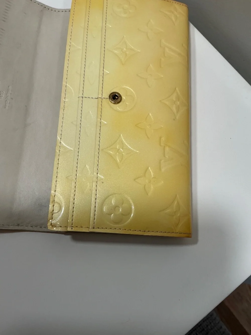 Louis Vuitton yellow Vernis clutch wallet - Picture 8 of 10